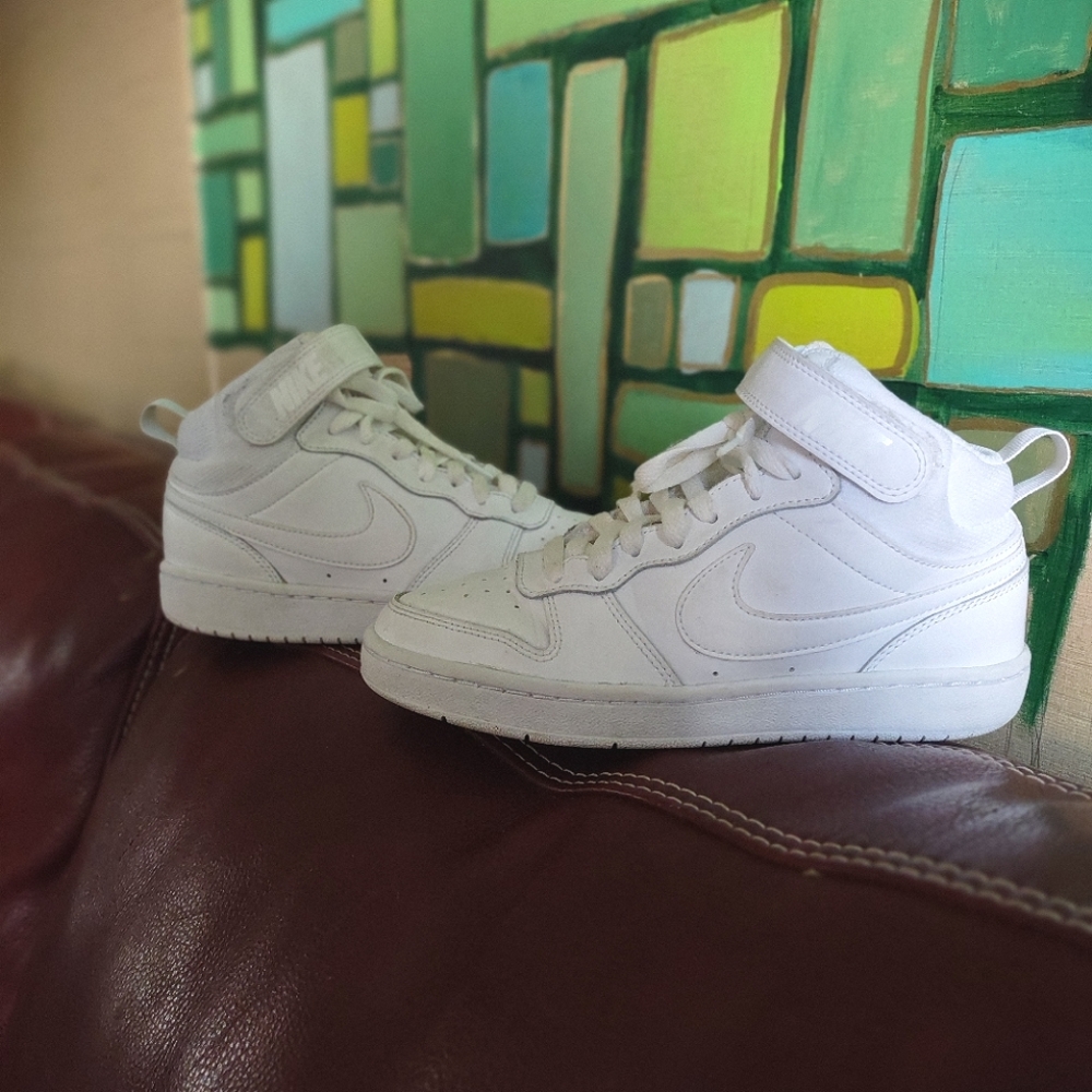 Boys' Nike Big Kid Court Borough Mid 2 White Sneakers